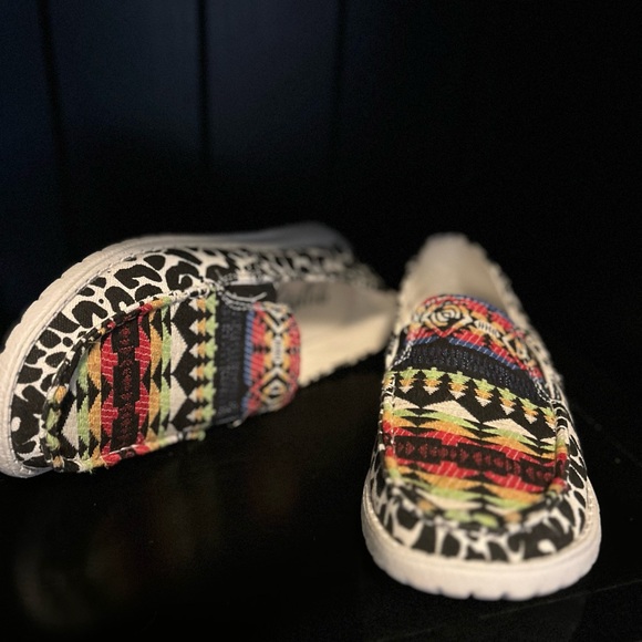 Gypsy Jazz Aztec print shoes - Picture 3 of 4
